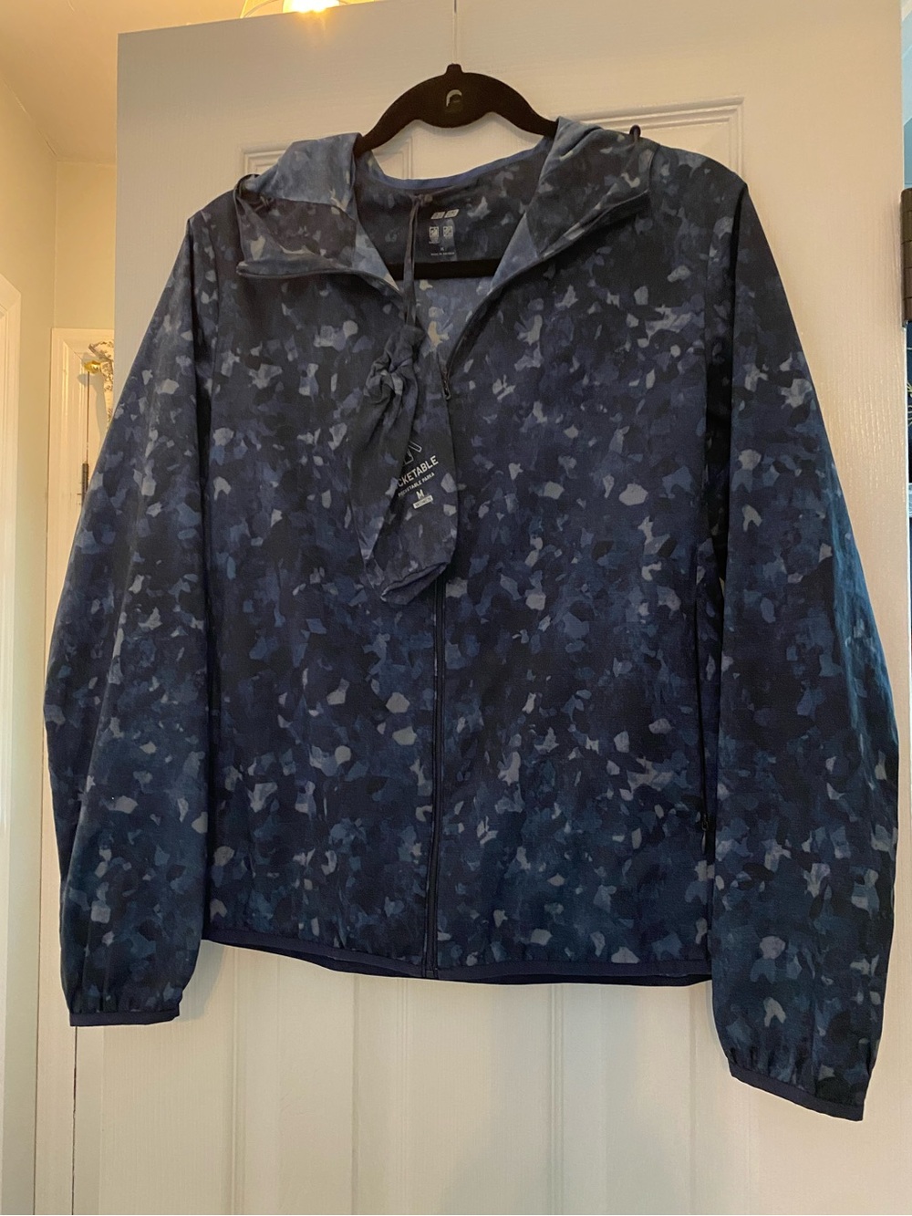 Uniqlo Pocketable Parka Women’s Medium Lightweight Windbreaker Jacket Travel